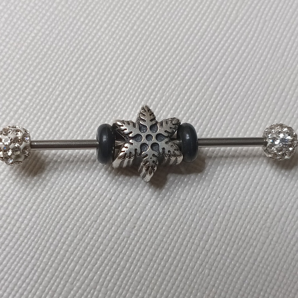 Chamilla(Pandora Compatible) "Snowflake" Silver Charm